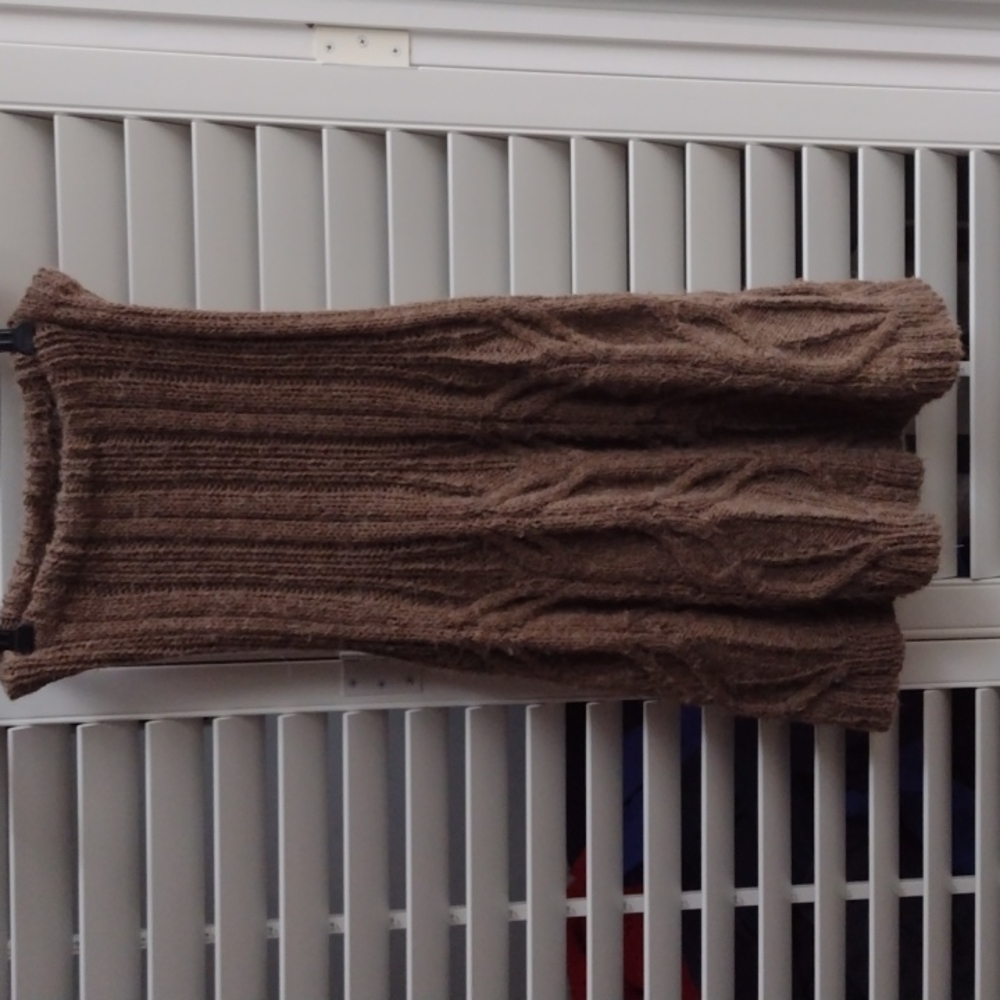 Hand knit skirt (with knitting pattern)